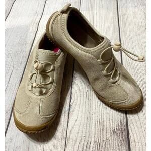 Naturalize Sport Leather Cream Colored Sneakers Size 6